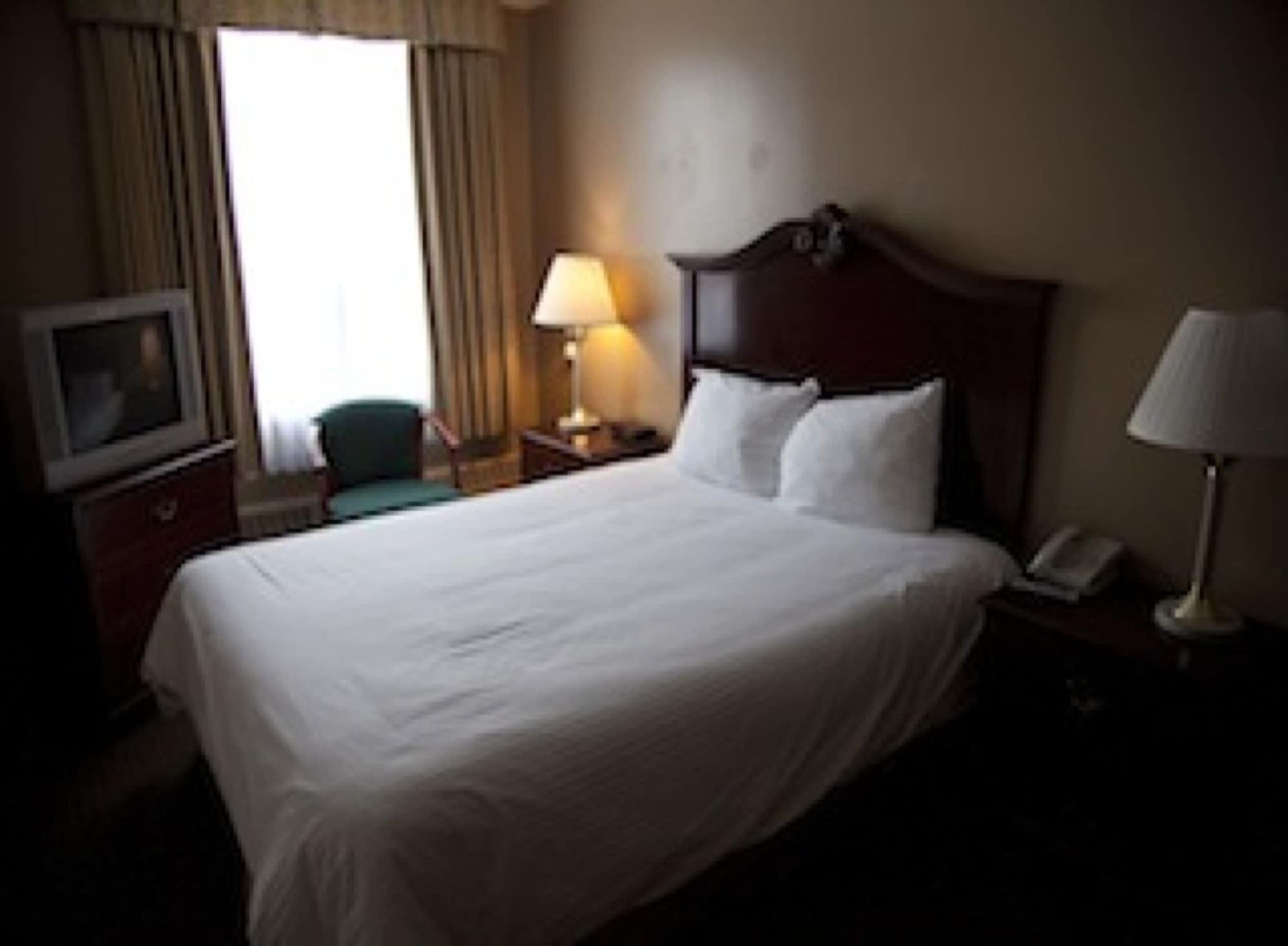 Hotel Senator Saskatoon Zewnętrze zdjęcie