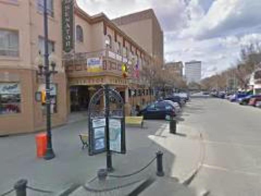 Hotel Senator Saskatoon Zewnętrze zdjęcie