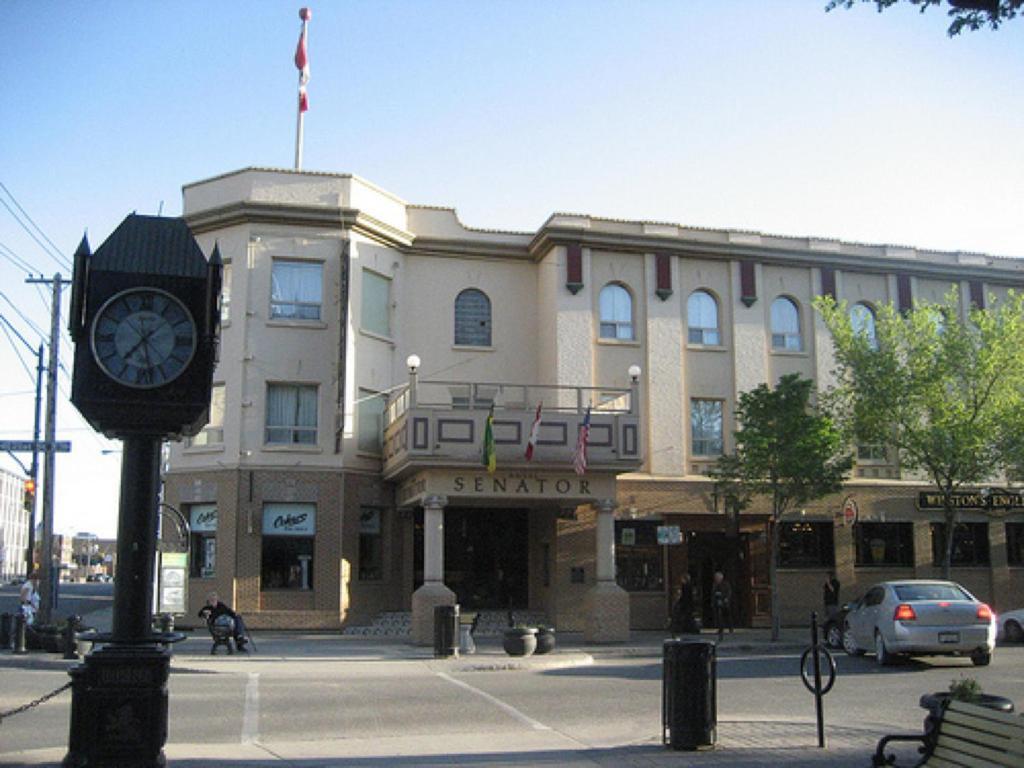 Hotel Senator Saskatoon Zewnętrze zdjęcie