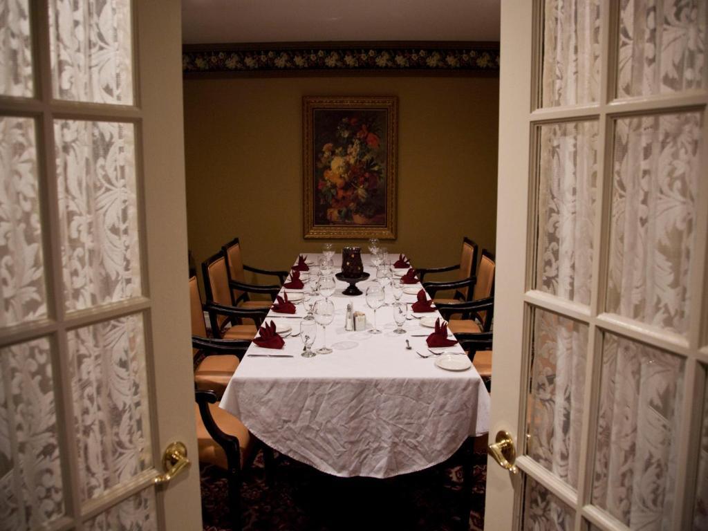 Hotel Senator Saskatoon Zewnętrze zdjęcie