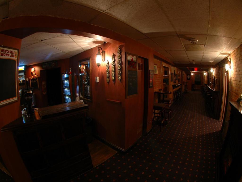 Hotel Senator Saskatoon Zewnętrze zdjęcie