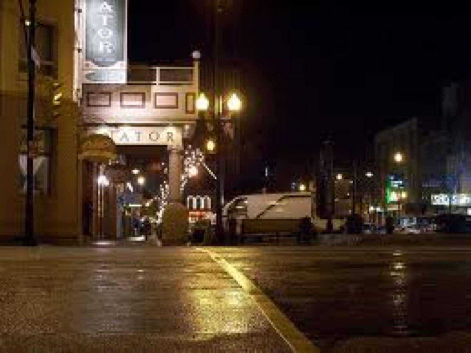 Hotel Senator Saskatoon Zewnętrze zdjęcie