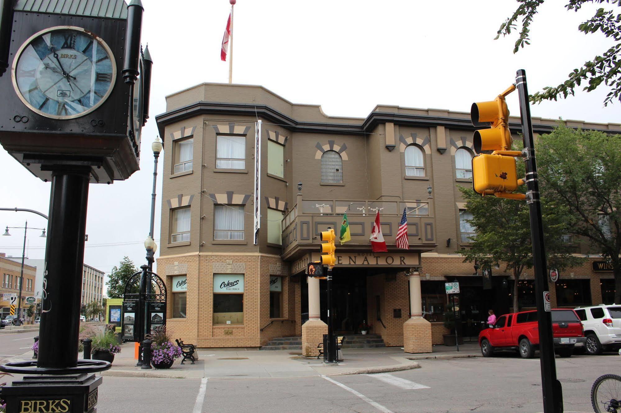 Hotel Senator Saskatoon Zewnętrze zdjęcie